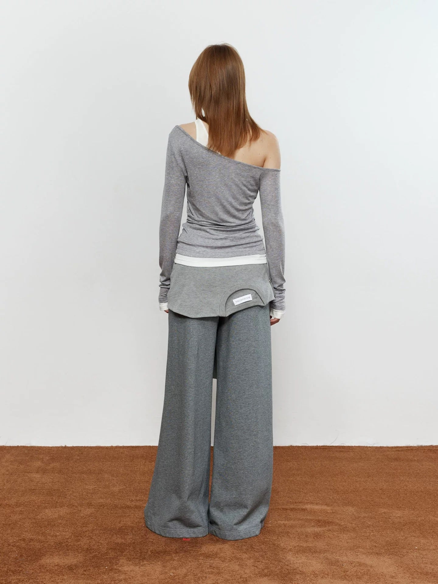 ROCHA ROMA | Gray Off-Shoulder Contrast Layered Knit Top + Detachable Two-Way Sweatpants