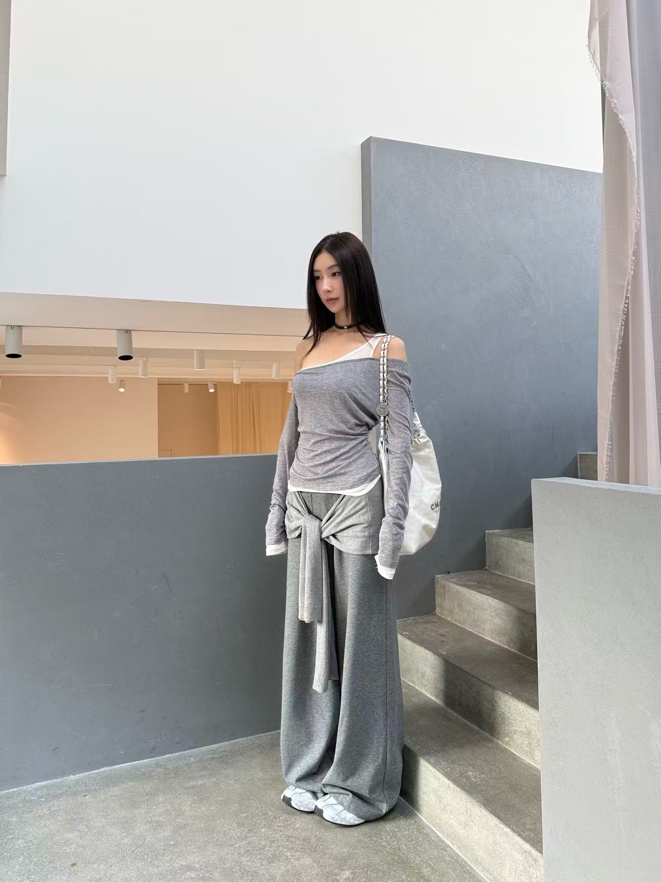 ROCHA ROMA | Gray Off-Shoulder Contrast Layered Knit Top + Detachable Two-Way Sweatpants