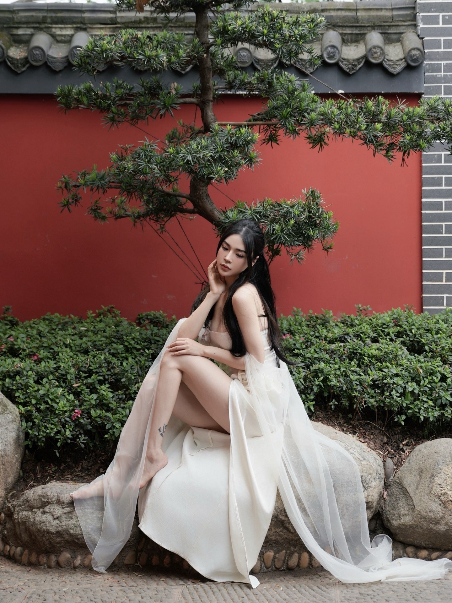 CROW CREW | Sheer Veil Strapless Dress (White)