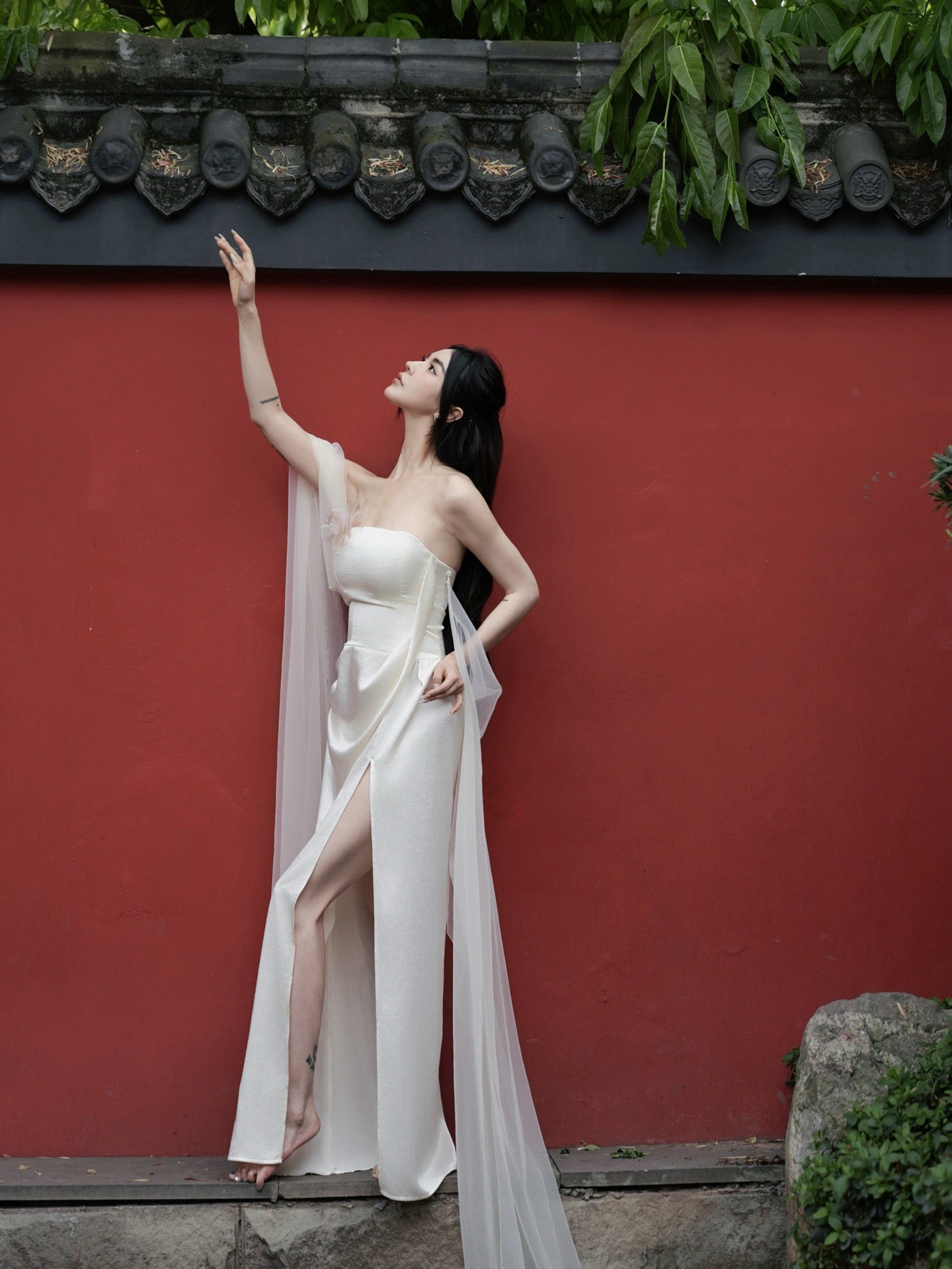 CROW CREW | Sheer Veil Strapless Dress (White)