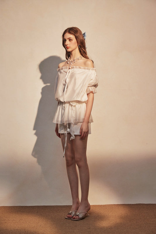 KINGWEN | White Off-Shoulder Short-Sleeve Shirt