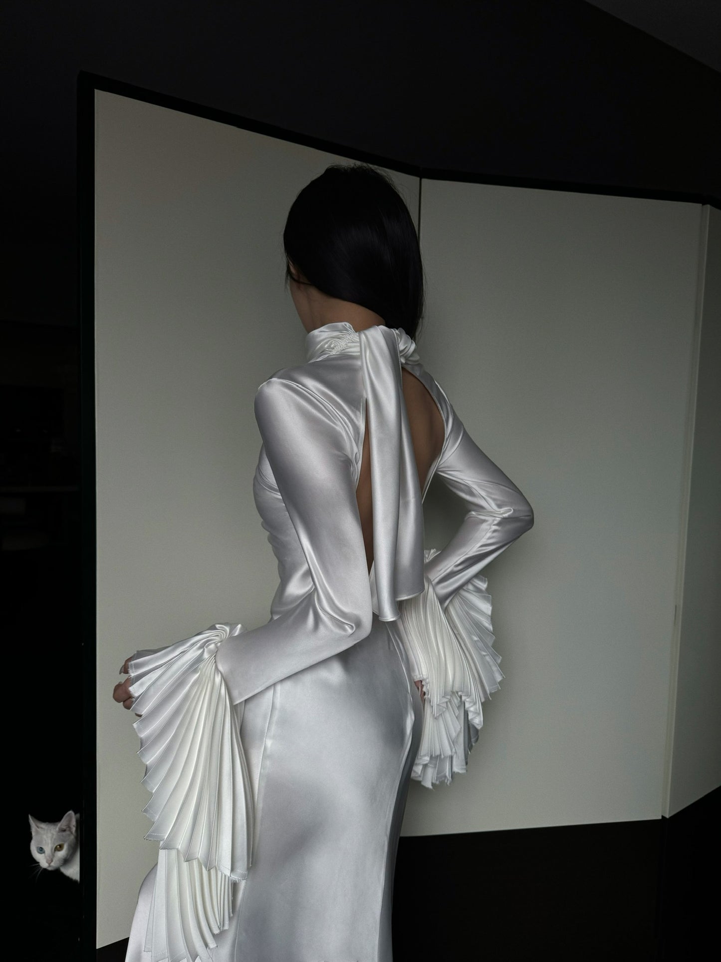 Tsuki | Backless Maxi Dress with Ruffled Sleeves (White)