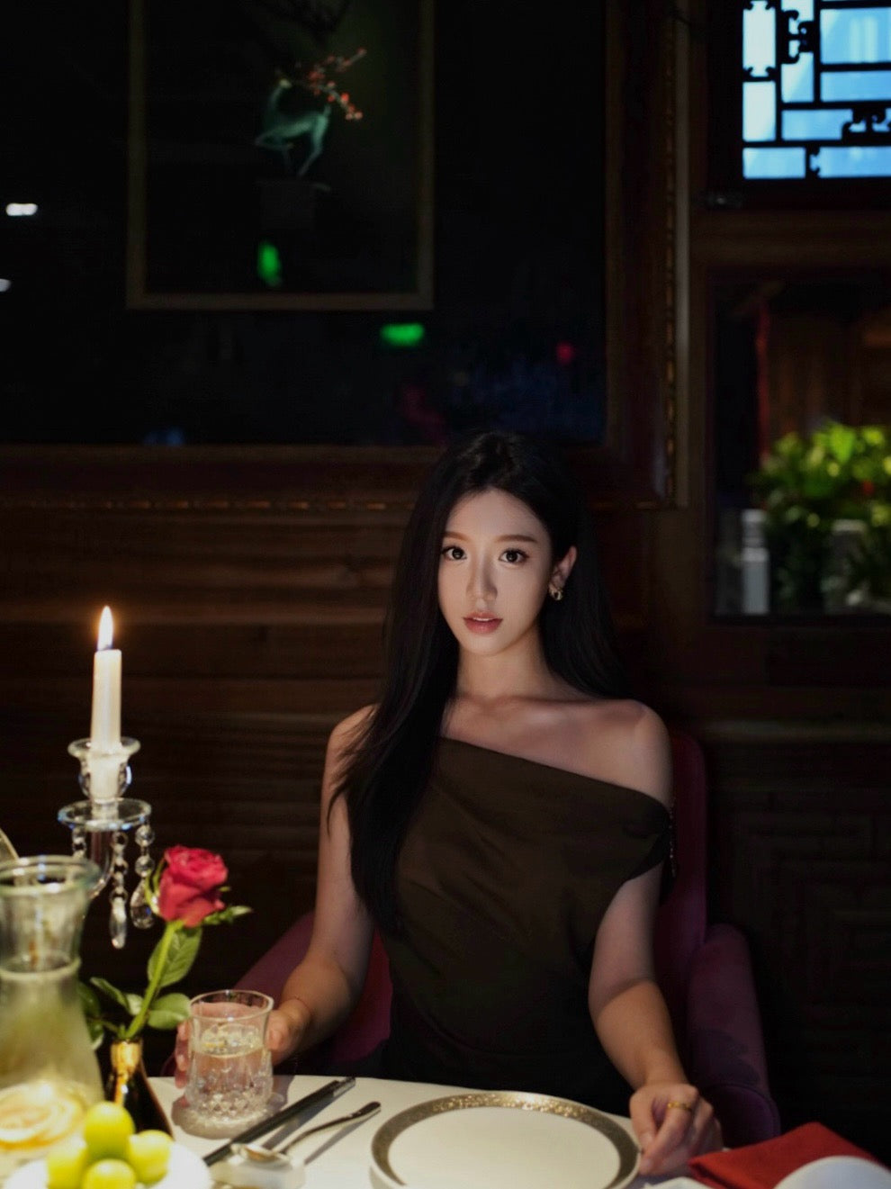 Artel Retro | Off-Shoulder Burgundy Mini Dress with Train