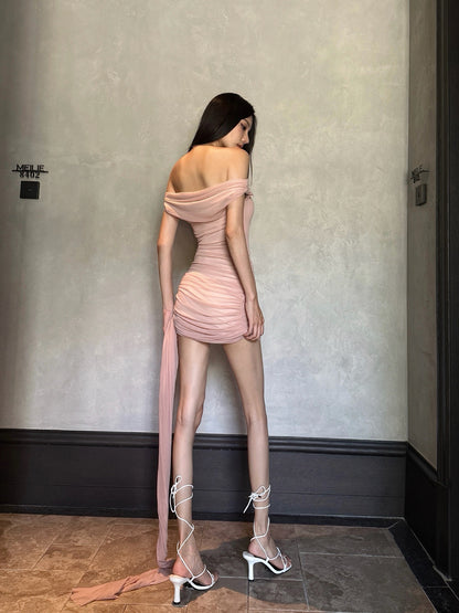 Artel Retro | Off-Shoulder Pink Mini Gown with Train