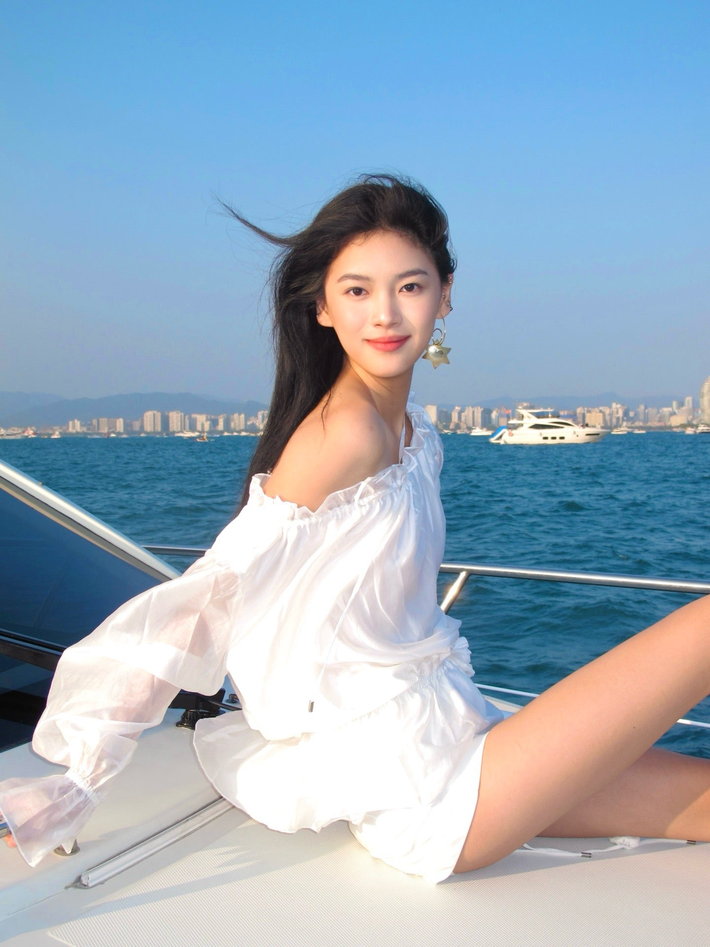KINGWEN | Off-Shoulder Shirt (2 Color)+ White Drawstrings Short